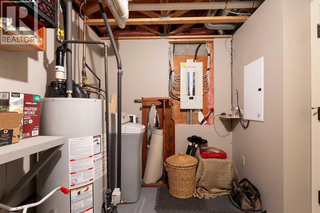 1003 Canyon Boulevard W, Lethbridge, AB - Indoor Photo Showing Basement