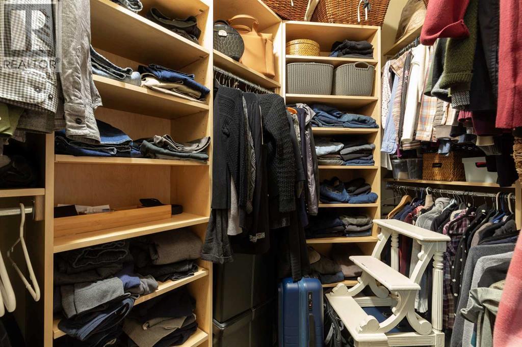 1003 Canyon Boulevard W, Lethbridge, AB - Indoor With Storage