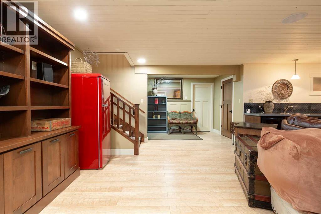 1003 Canyon Boulevard W, Lethbridge, AB - Indoor Photo Showing Other Room