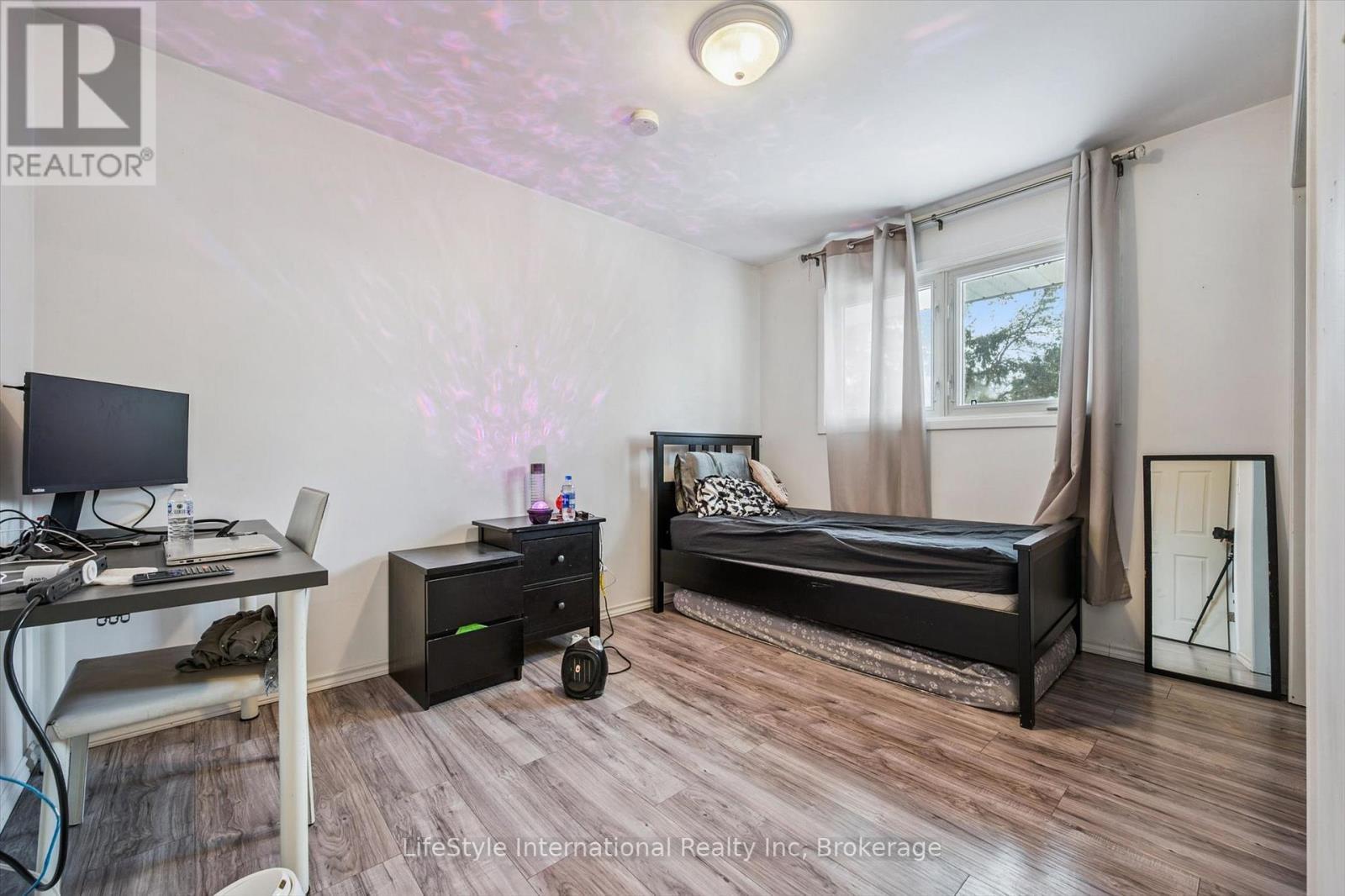 15 Fairview Boulevard, Guelph (Dovercliffe Park/Old University), ON - Indoor