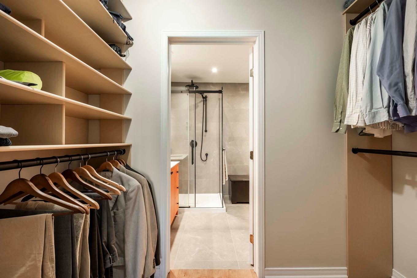 Penderie (Walk-in) - 8-9865 Boul. Lasalle, Montréal (Lasalle), QC - Indoor With Storage