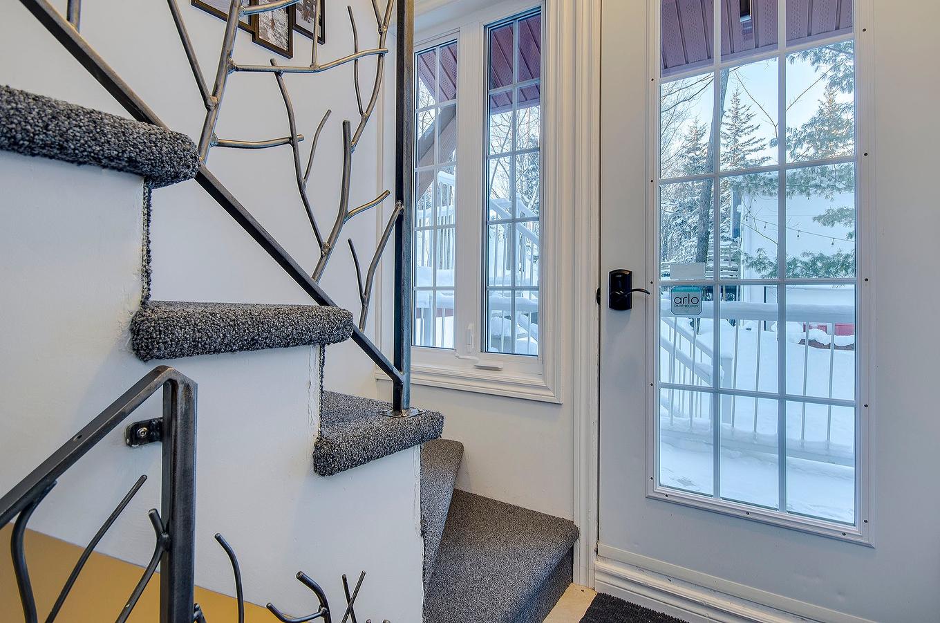 Exterior entrance - 138 Ch. Duhamel, Sutton, QC - Indoor Photo Showing Other Room