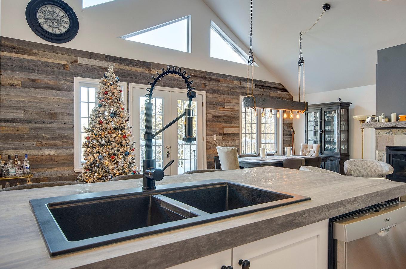 Kitchen - 138 Ch. Duhamel, Sutton, QC - Indoor Photo Showing Kitchen With Double Sink