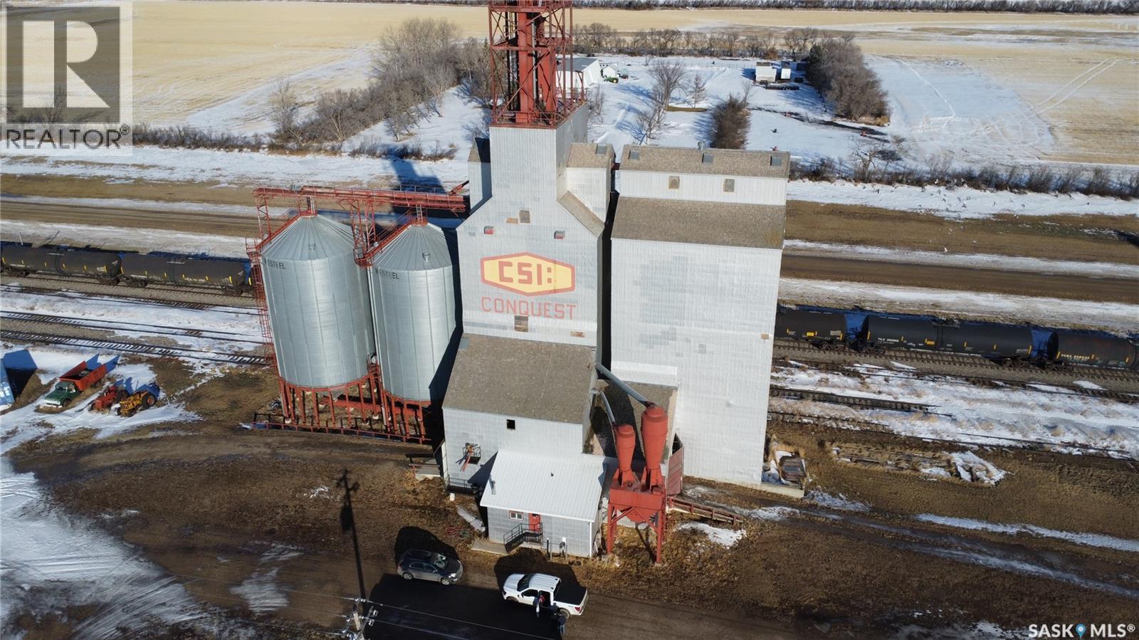 620 Railway Avenue, Conquest, SK