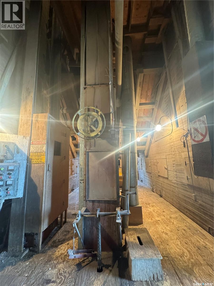 620 Railway Avenue, Conquest, SK