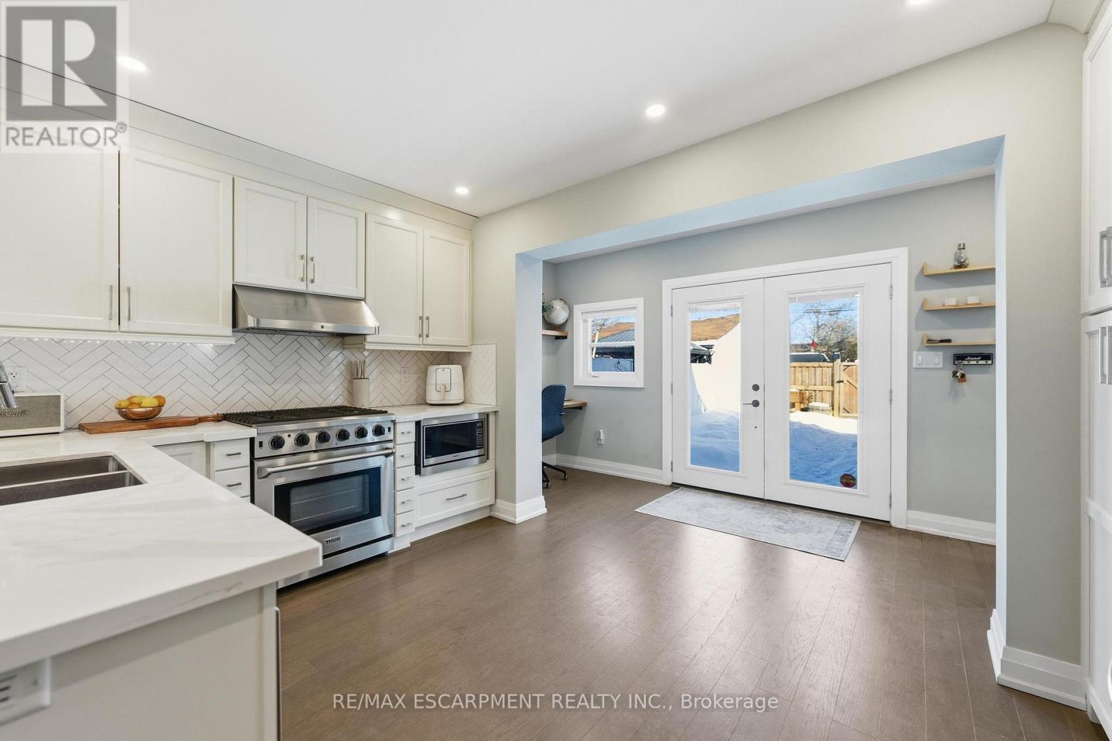 15 Century Street, Hamilton, ON - Indoor Photo Showing Kitchen With Double Sink