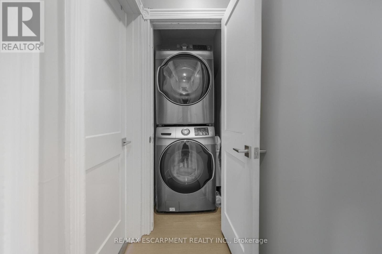 15 Century Street, Hamilton, ON - Indoor Photo Showing Laundry Room