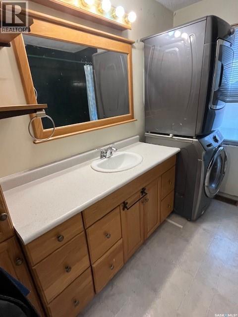 112 Main Street, Harris, SK - Indoor Photo Showing Laundry Room