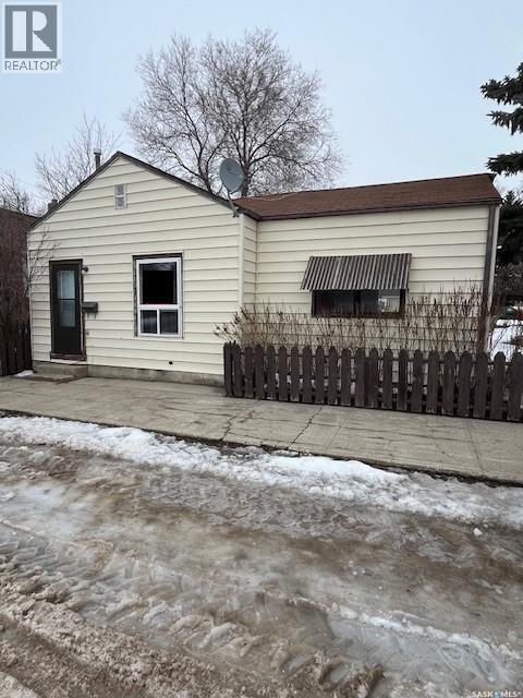 112 Main Street, Harris, SK - Outdoor