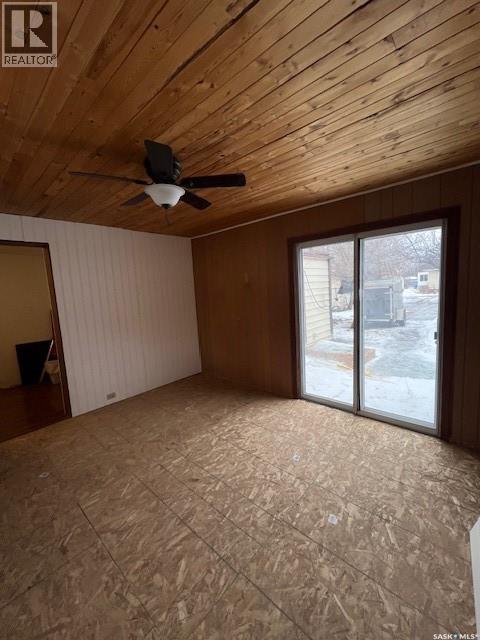 112 Main Street, Harris, SK - Indoor Photo Showing Other Room
