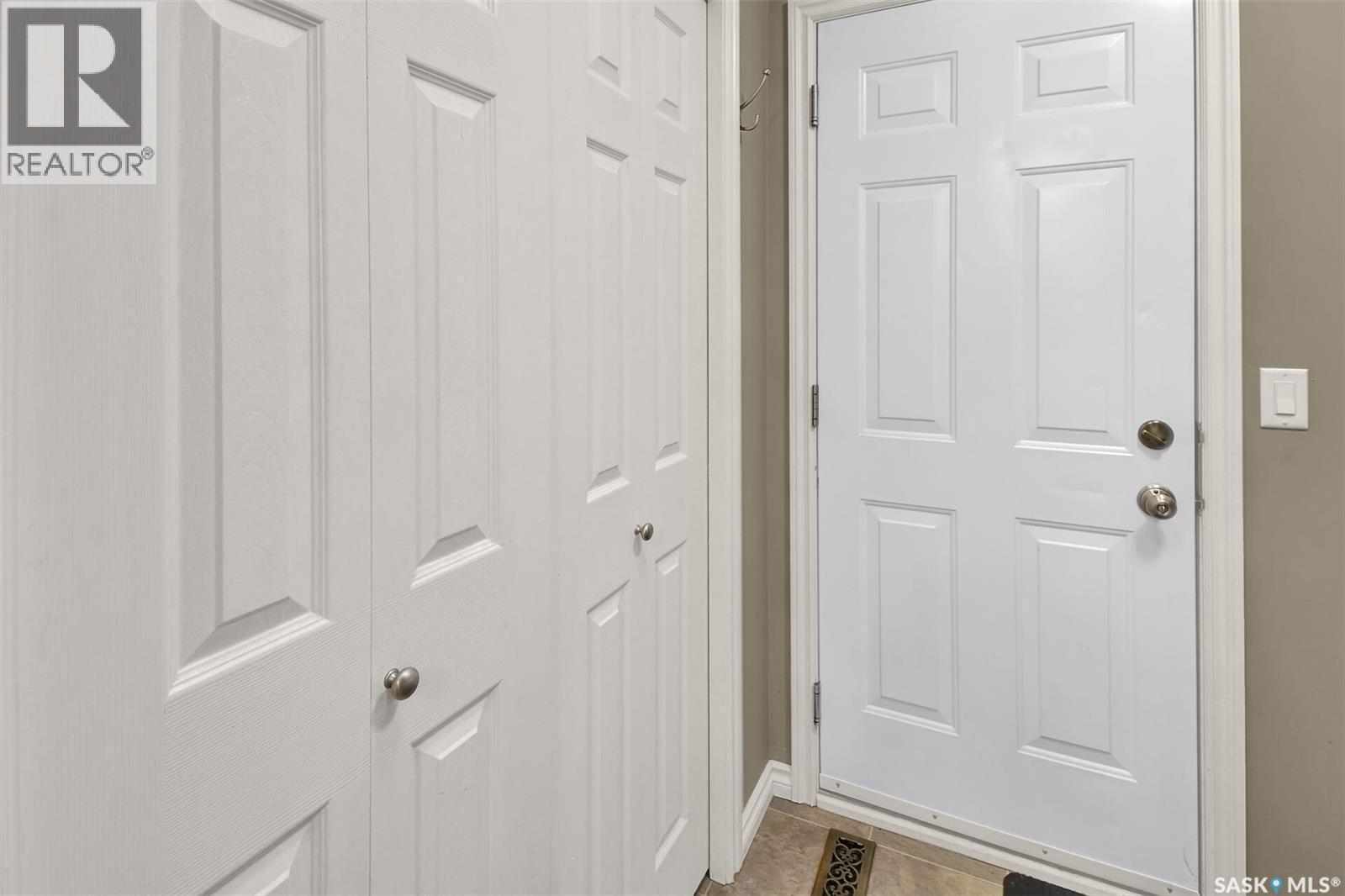 207 Kutz Crescent, Saskatoon, SK - Indoor Photo Showing Other Room