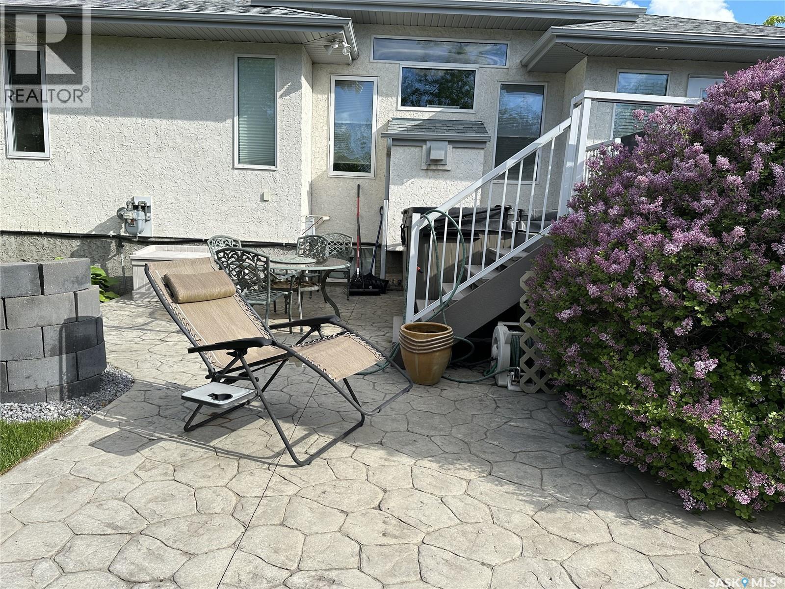 207 Kutz Crescent, Saskatoon, SK - Outdoor With Deck Patio Veranda