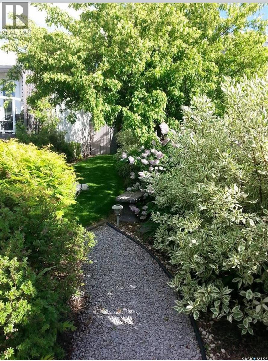 207 Kutz Crescent, Saskatoon, SK - Outdoor