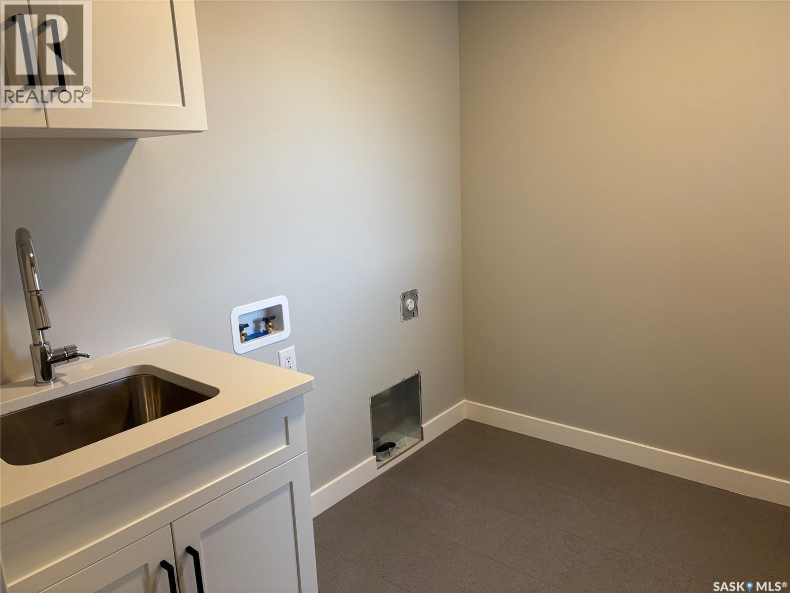 955 Traeger Manor, Saskatoon, SK - Indoor