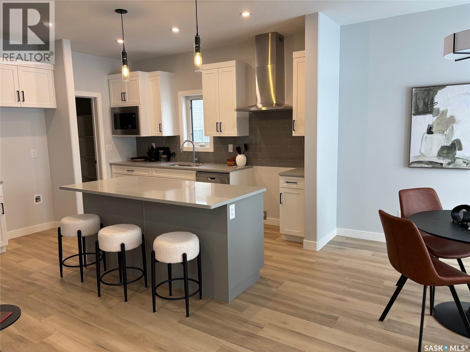 951 Traeger Manor, Saskatoon, SK - Indoor