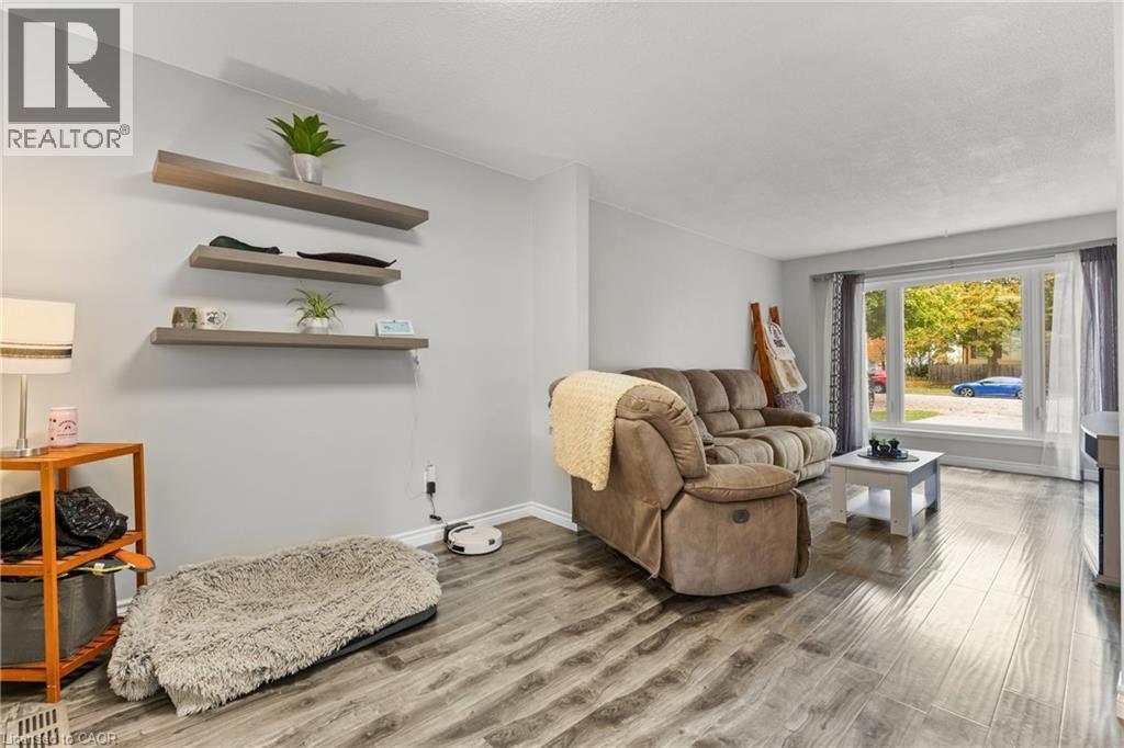 36 Angela Crescent, Cambridge, ON - Indoor Photo Showing Other Room