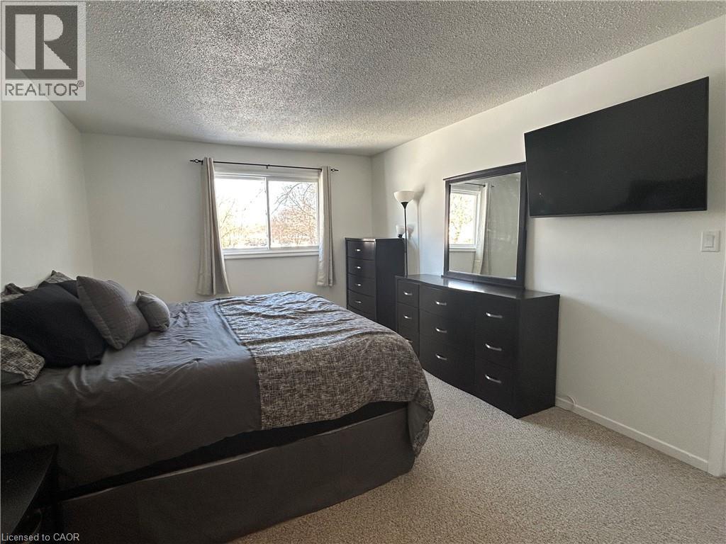 36 Angela Crescent, Cambridge, ON - Indoor Photo Showing Bedroom