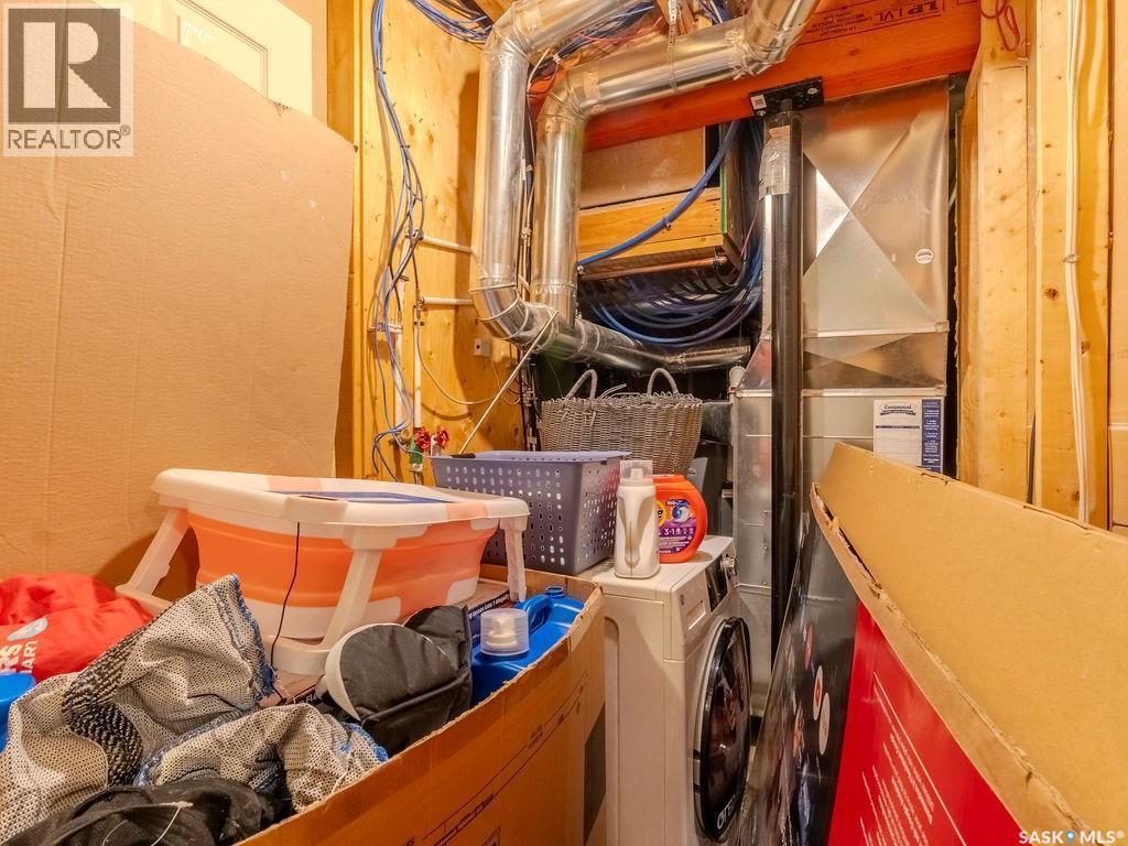 1804 1St Avenue N, Saskatoon, SK - Indoor