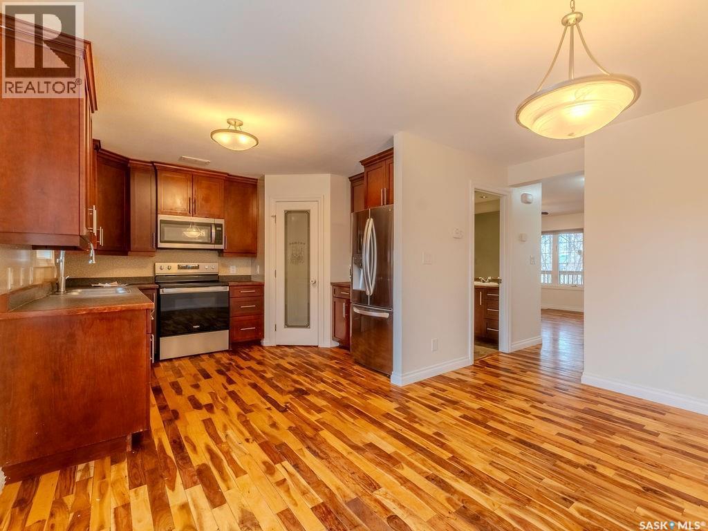 1804 1St Avenue N, Saskatoon, SK - Indoor Photo Showing Kitchen