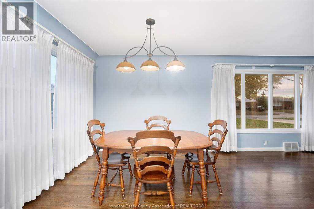 3300 Mark Unit# Main, Windsor, ON - Indoor Photo Showing Dining Room