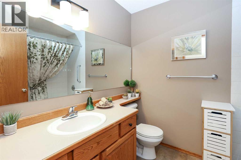 31 Armitage Close, Red Deer, AB - Indoor Photo Showing Bathroom