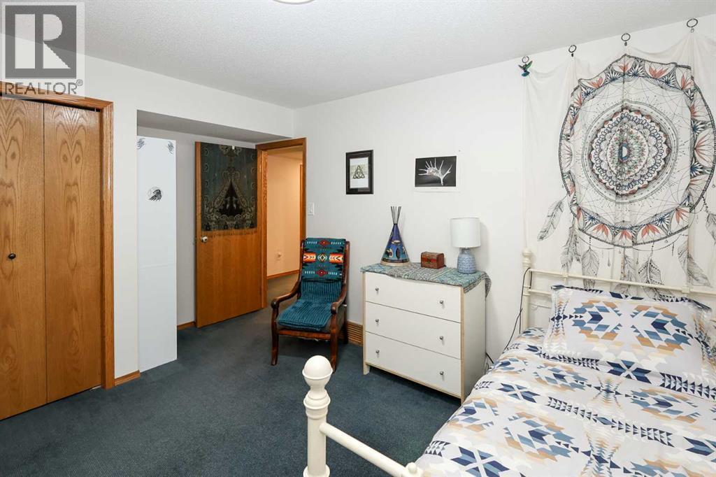 31 Armitage Close, Red Deer, AB - Indoor Photo Showing Bedroom
