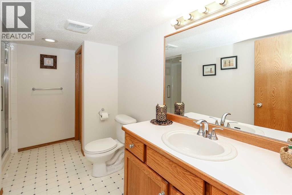 31 Armitage Close, Red Deer, AB - Indoor Photo Showing Bathroom