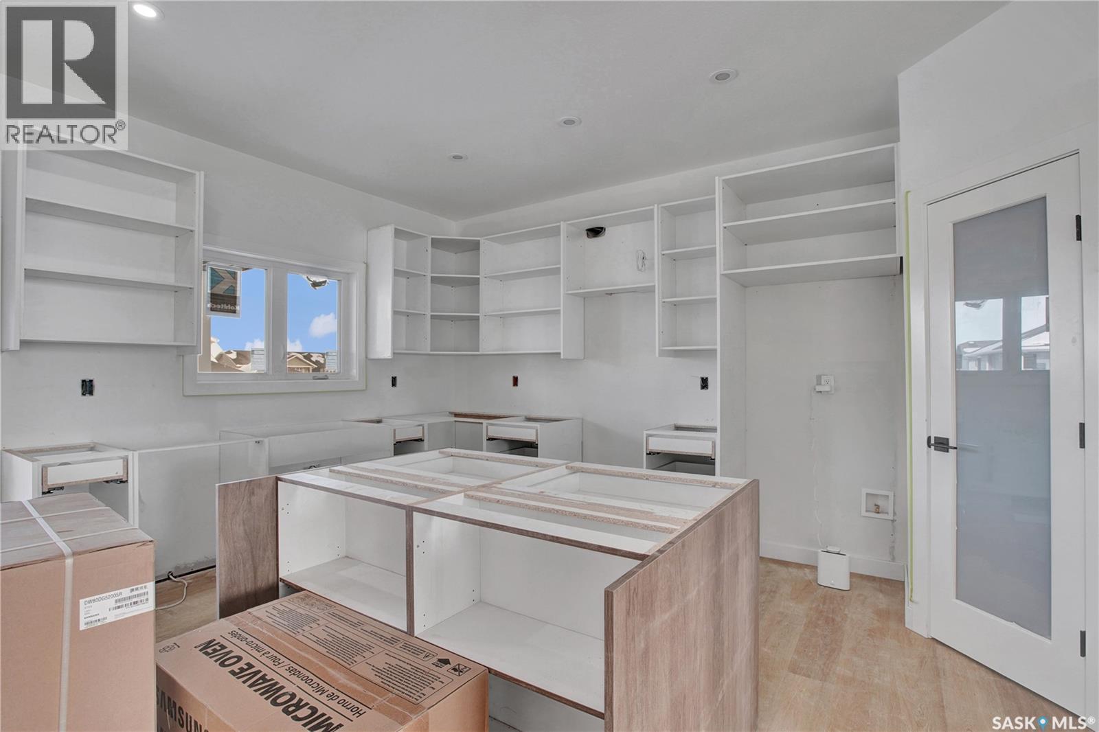 722 Casper Crescent, Warman, SK - Indoor Photo Showing Other Room