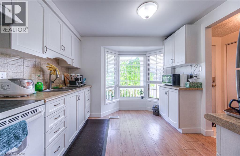 236 Bankside Drive, Kitchener, ON - Indoor Photo Showing Kitchen