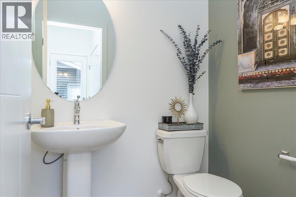 540 Legacy Circle Se, Calgary, AB - Indoor Photo Showing Bathroom