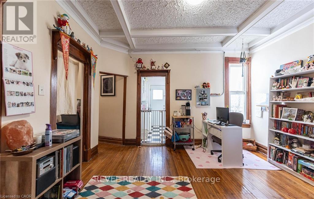 25 West Avenue S, Hamilton, ON - Indoor Photo Showing Other Room