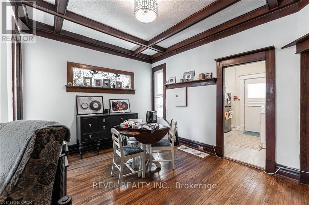 25 West Avenue S, Hamilton, ON - Indoor Photo Showing Dining Room