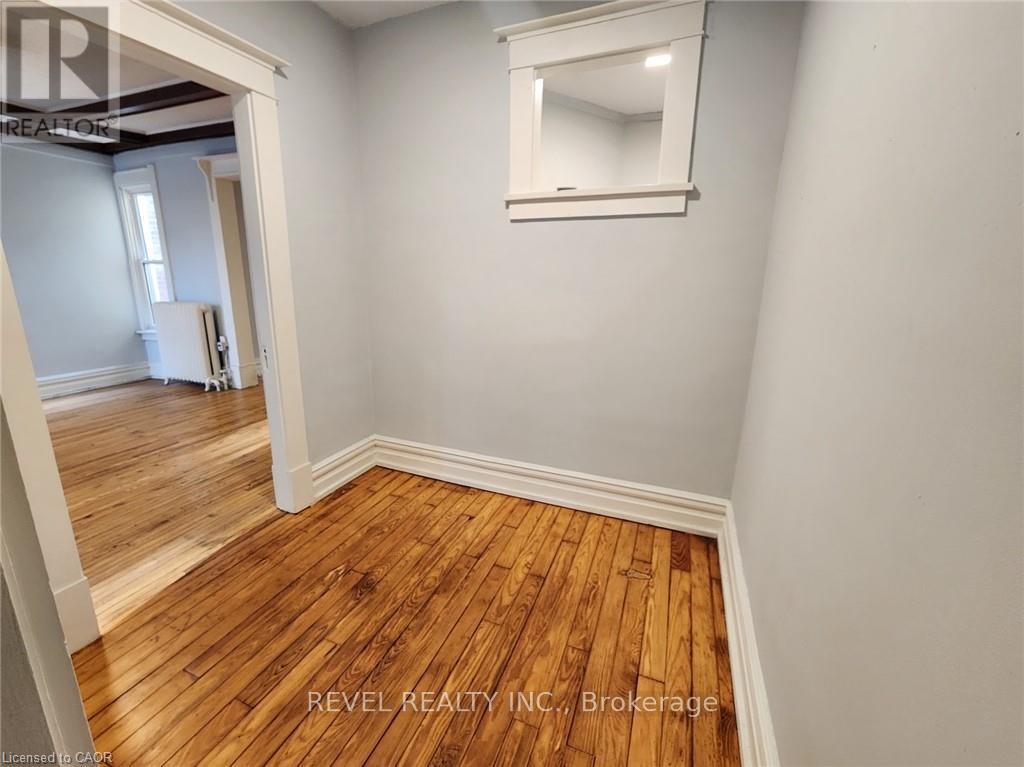 25 West Avenue S, Hamilton, ON - Indoor Photo Showing Other Room