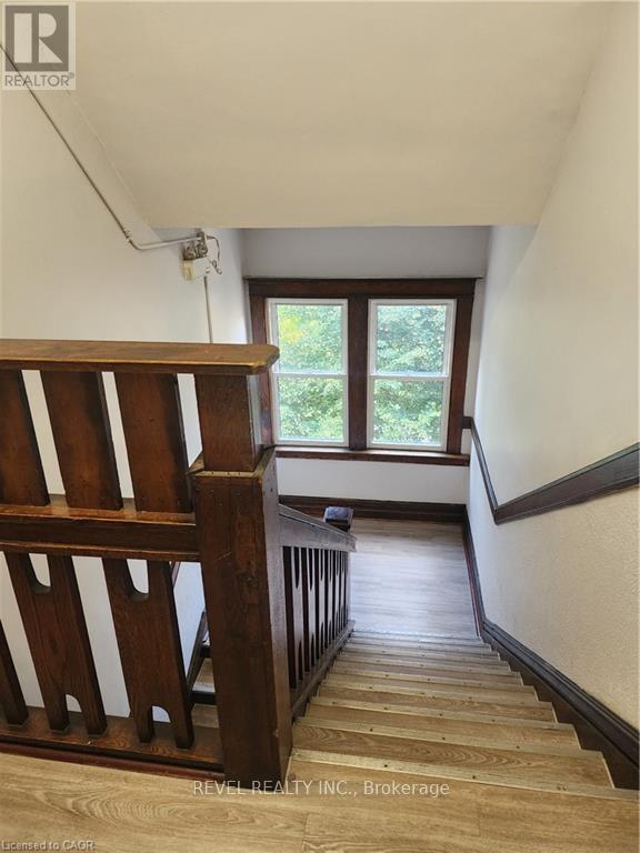 25 West Avenue S, Hamilton, ON - Indoor Photo Showing Other Room