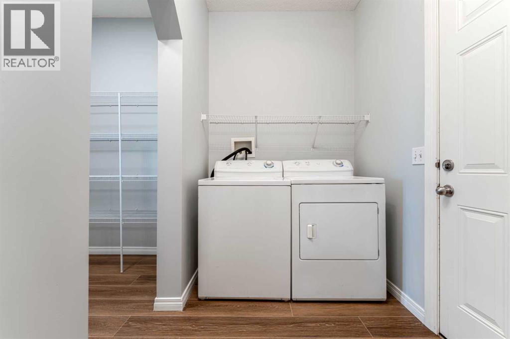 10 Everglen Crescent Sw, Calgary, AB - Indoor Photo Showing Laundry Room