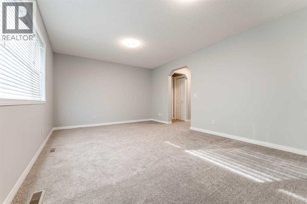 10 Everglen Crescent Sw, Calgary, AB - Indoor Photo Showing Other Room