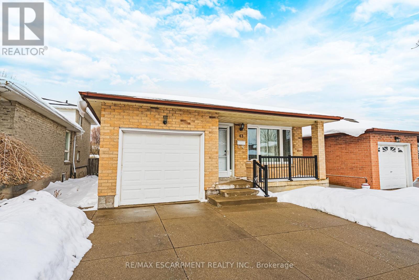 43 Everest Street, Hamilton, ON - Outdoor