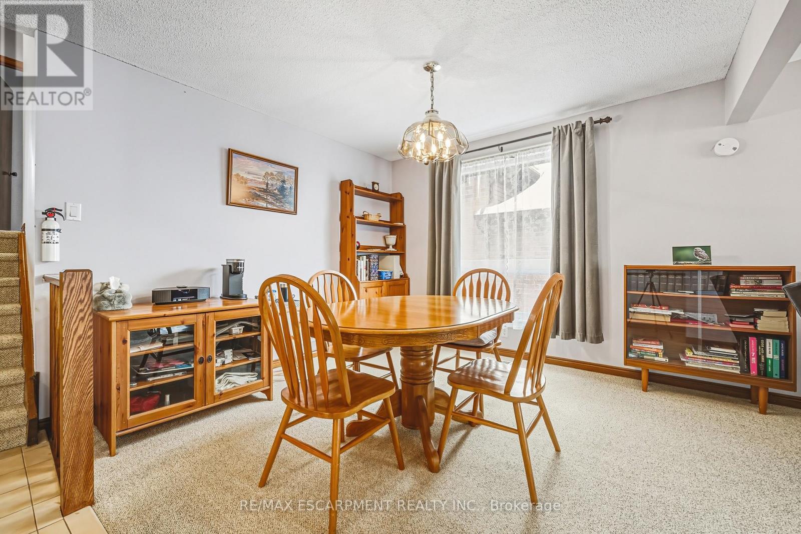 43 Everest Street, Hamilton, ON - Indoor Photo Showing Dining Room