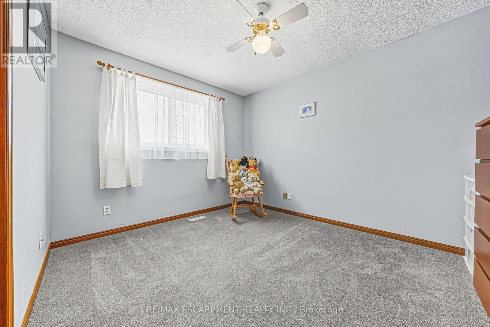 43 Everest Street, Hamilton, ON - Indoor Photo Showing Other Room