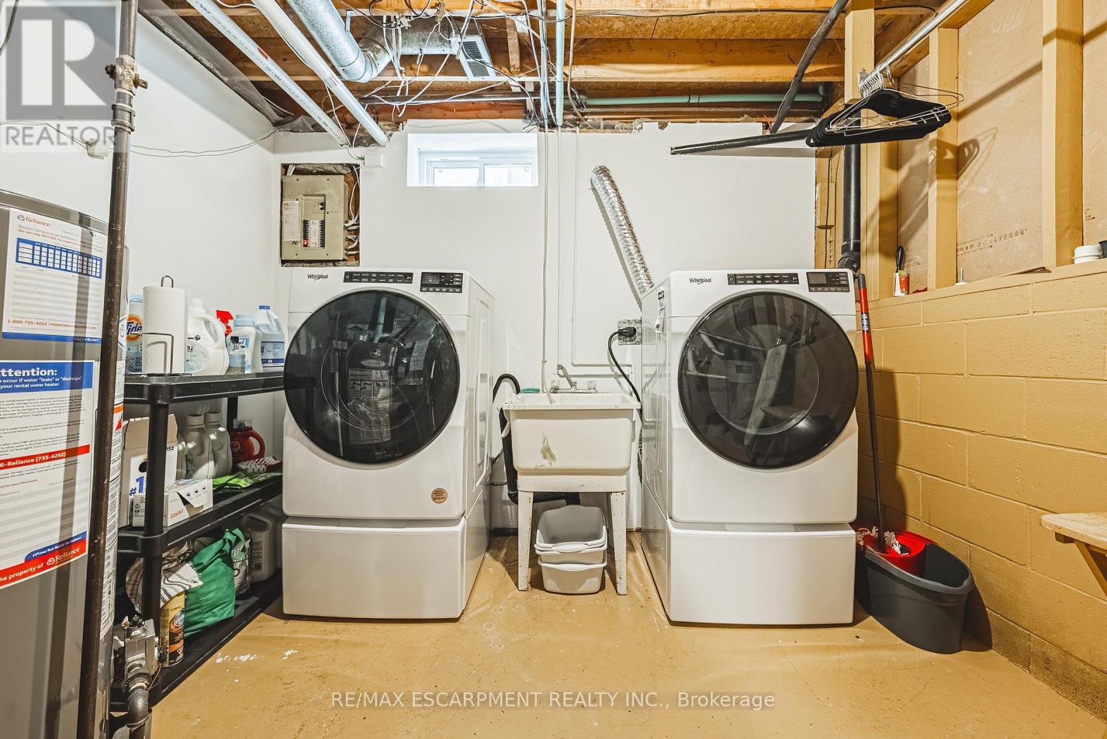 43 Everest Street, Hamilton, ON - Indoor Photo Showing Laundry Room