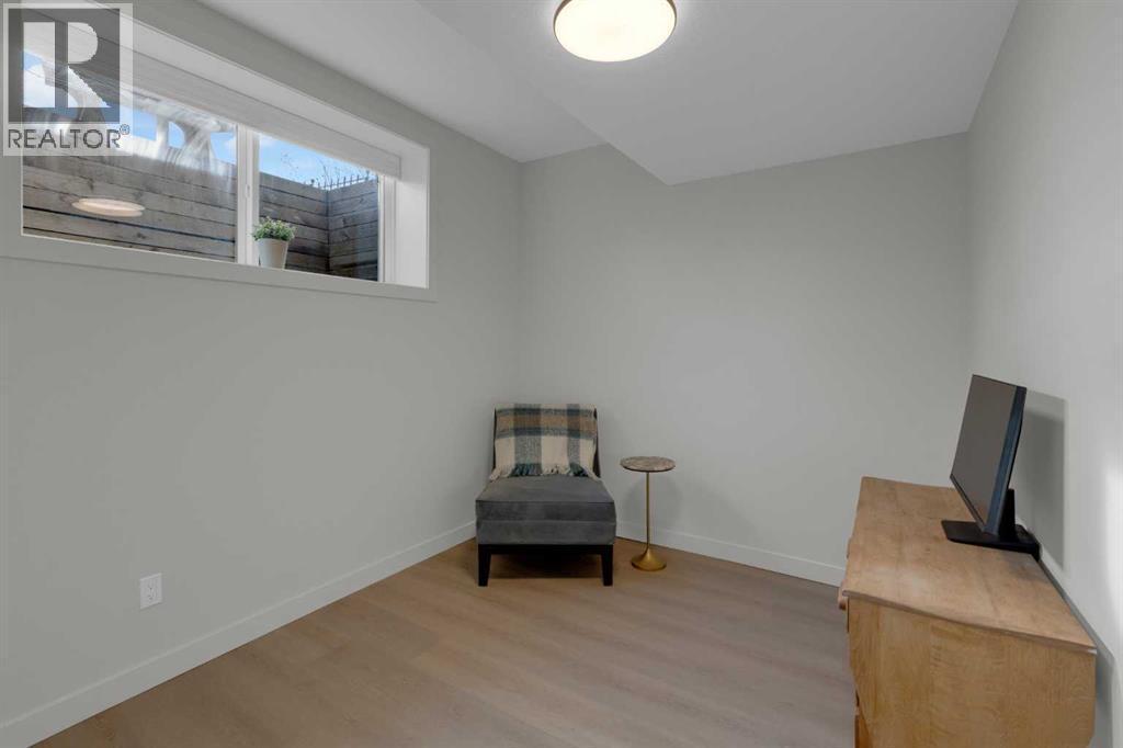 7712 36 Avenue Nw, Calgary, AB - Indoor