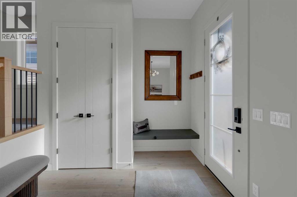 7712 36 Avenue Nw, Calgary, AB - Indoor Photo Showing Other Room