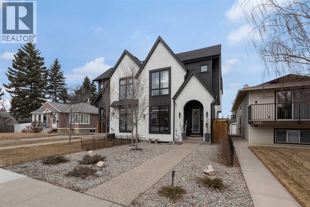 7712 36 Avenue Nw, Calgary, AB - Outdoor With Facade