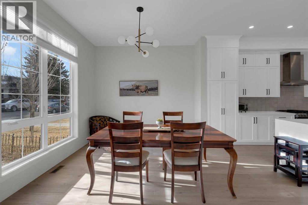 7712 36 Avenue Nw, Calgary, AB - Indoor