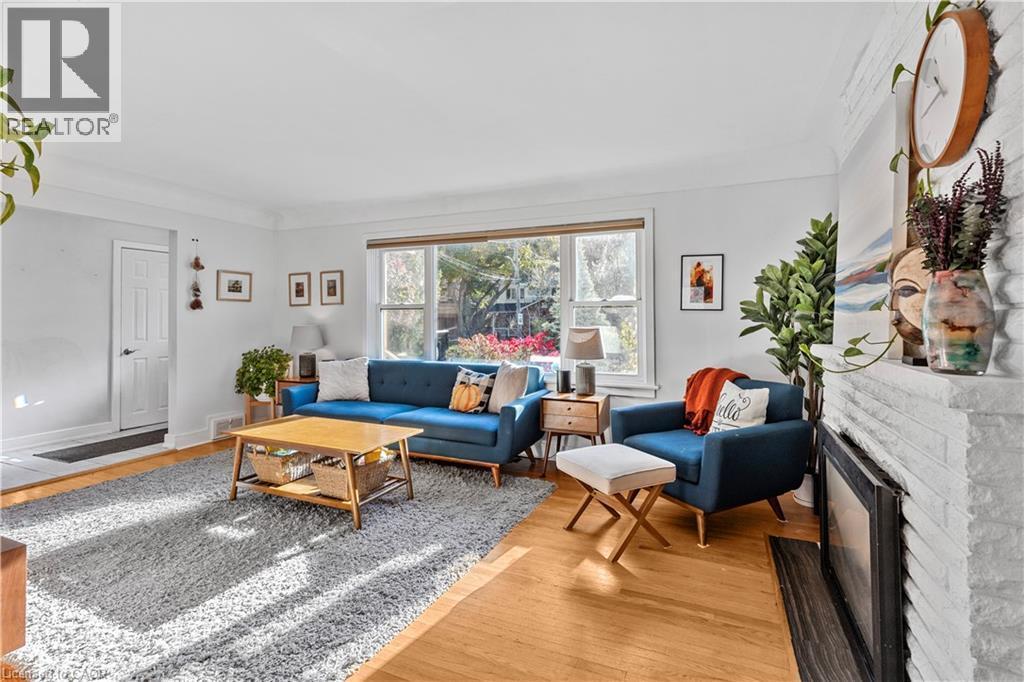 1177 Bellview Street, Burlington, ON - Indoor Photo Showing Living Room