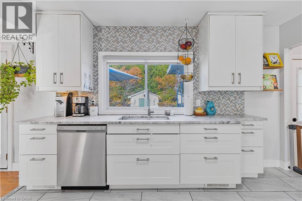 1177 Bellview Street, Burlington, ON - Indoor Photo Showing Kitchen