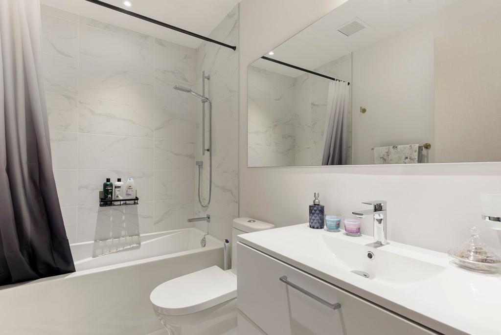 Bathroom - 401A-1400 Rue Ottawa, Montréal (Le Sud-Ouest), QC - Indoor Photo Showing Bathroom