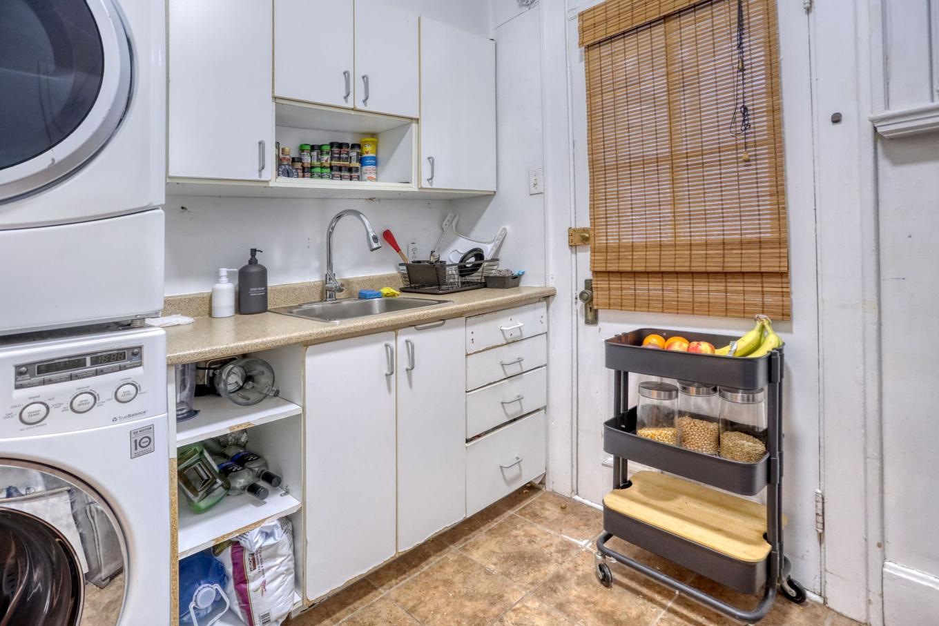 Kitchen - 3-2455 Boul. Édouard-Montpetit, Montréal (Côte-Des-Neiges/Notre-Dame-De-Grâce), QC - Indoor Photo Showing Laundry Room