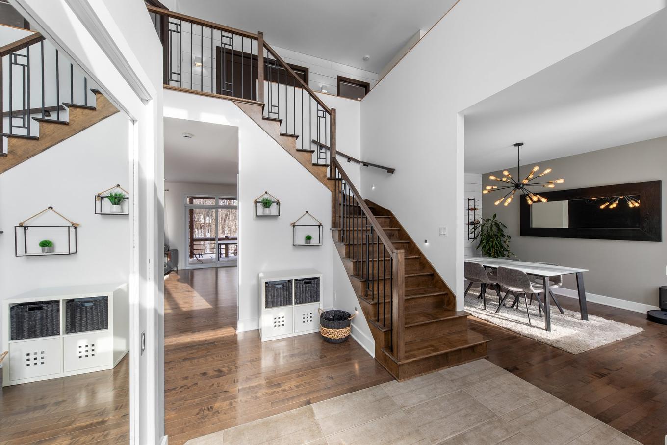 Staircase - 7 Rue Molière, Saint-Jean-Sur-Richelieu, QC - Indoor Photo Showing Other Room