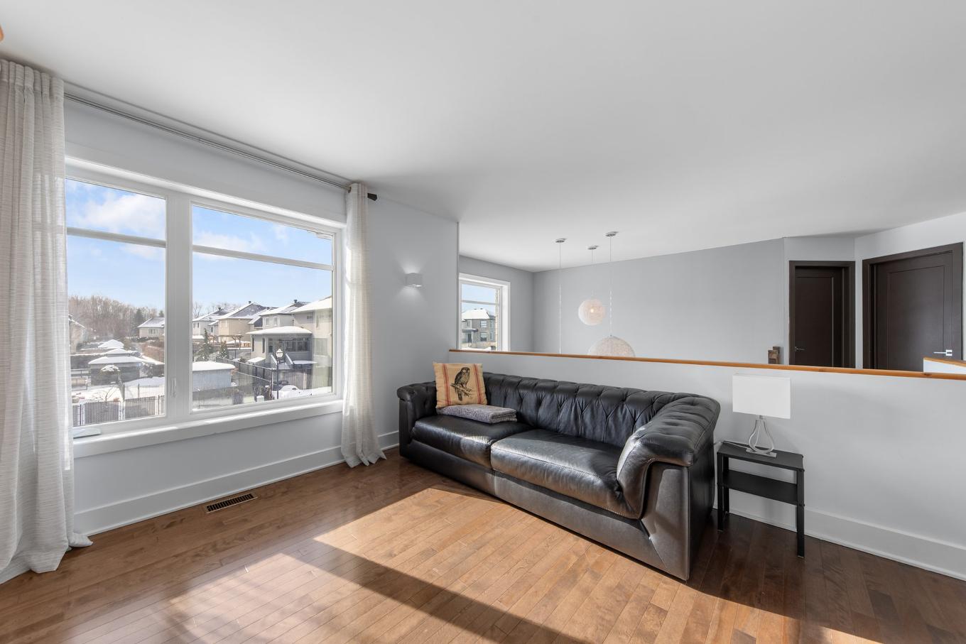Den - 7 Rue Molière, Saint-Jean-Sur-Richelieu, QC - Indoor Photo Showing Living Room